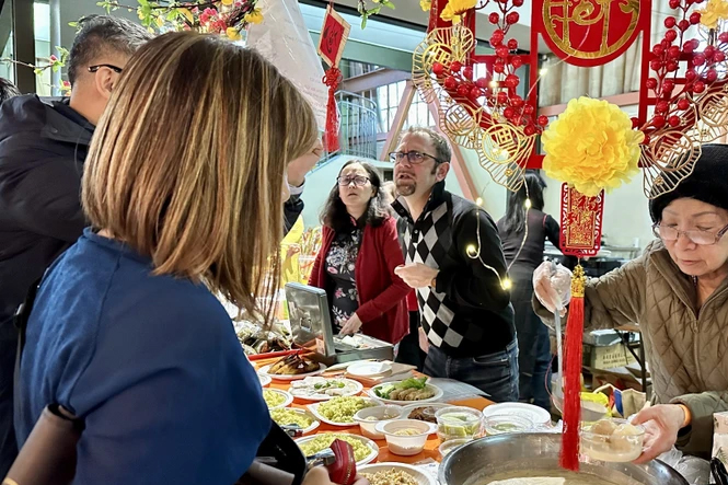 Vietnamese community in France celebrates Tet